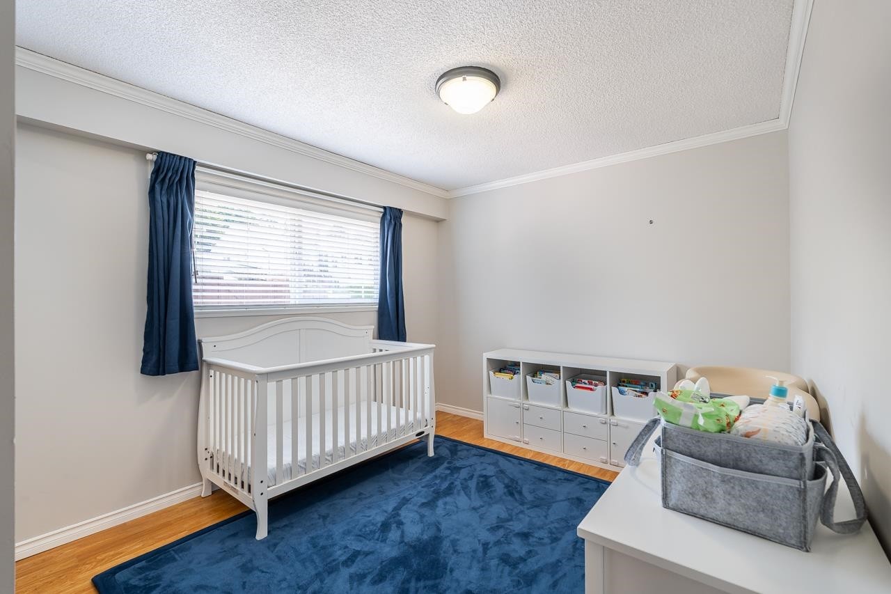 1566 Shaughnessy Street, Port Coquitlam, BC - Indoor Photo Showing Bedroom