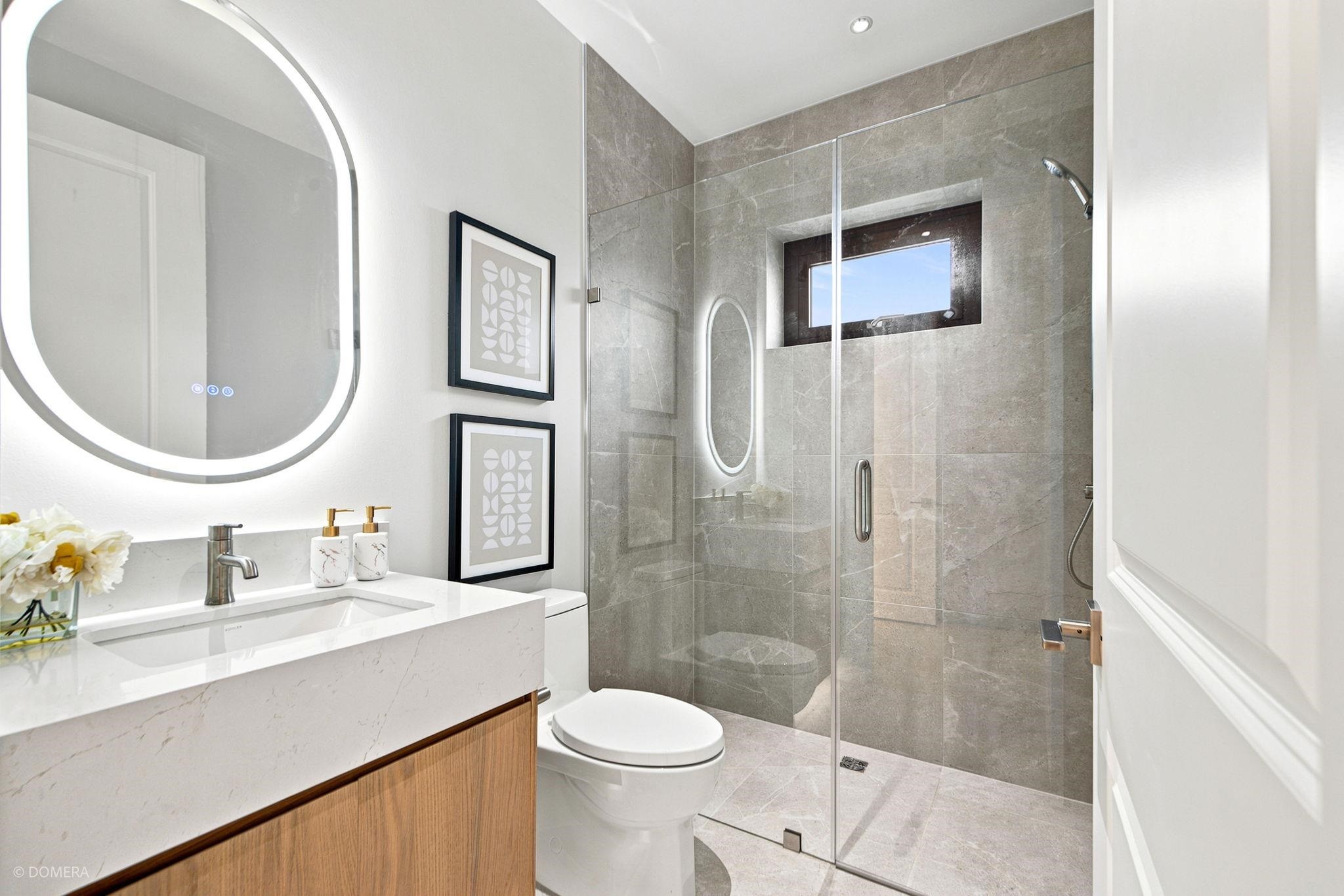 4432 Crown Street, Vancouver, BC - Indoor Photo Showing Bathroom