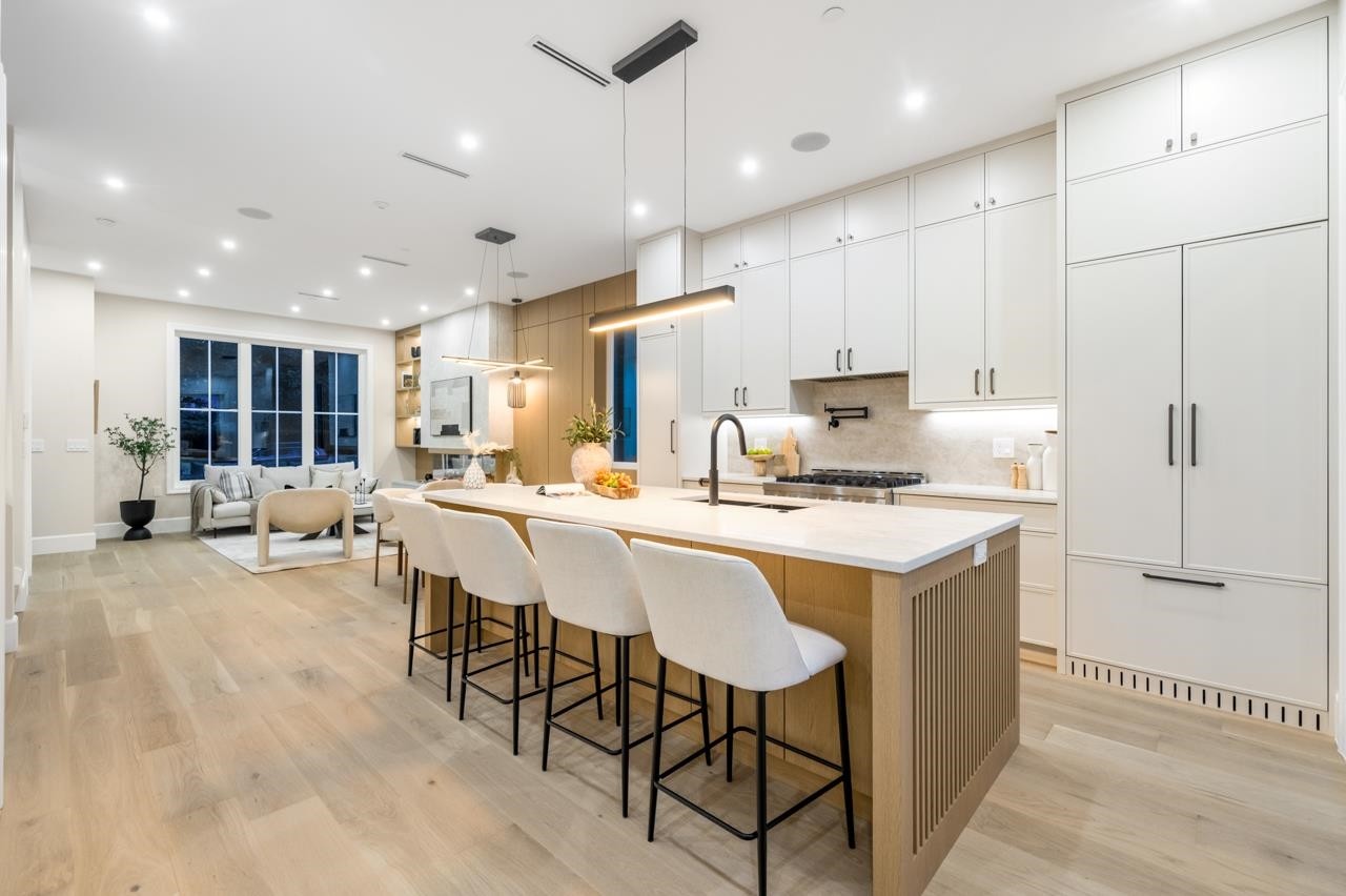 2078 57Th Avenue W, Vancouver, BC - Indoor
