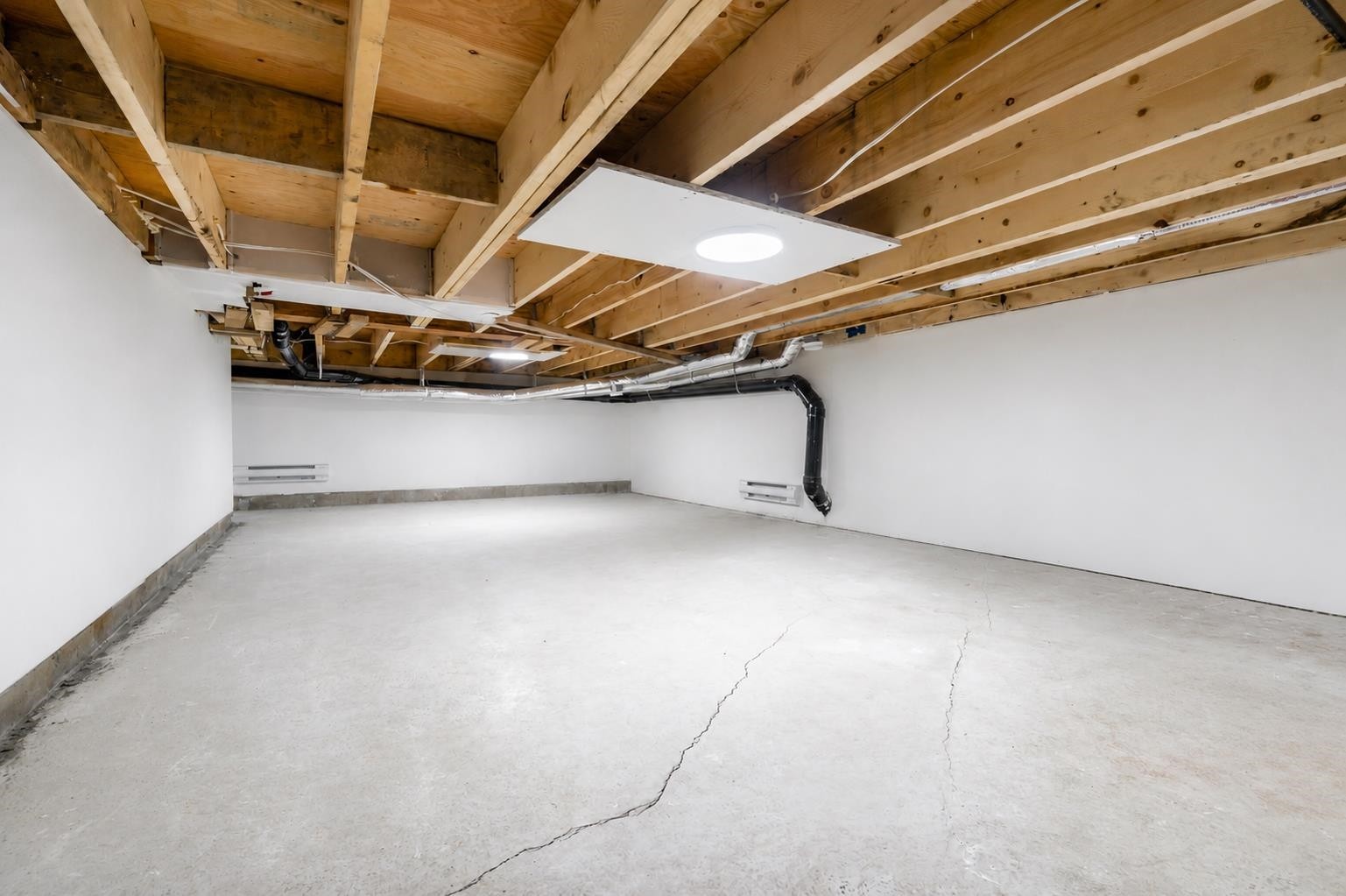 2078 57Th Avenue W, Vancouver, BC - Indoor Photo Showing Basement