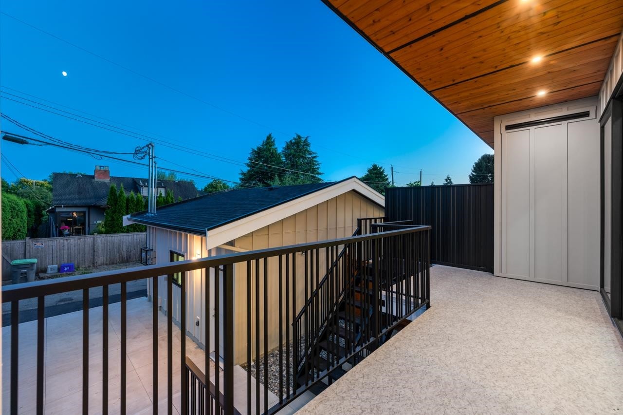 2078 57Th Avenue W, Vancouver, BC - Outdoor With Exterior