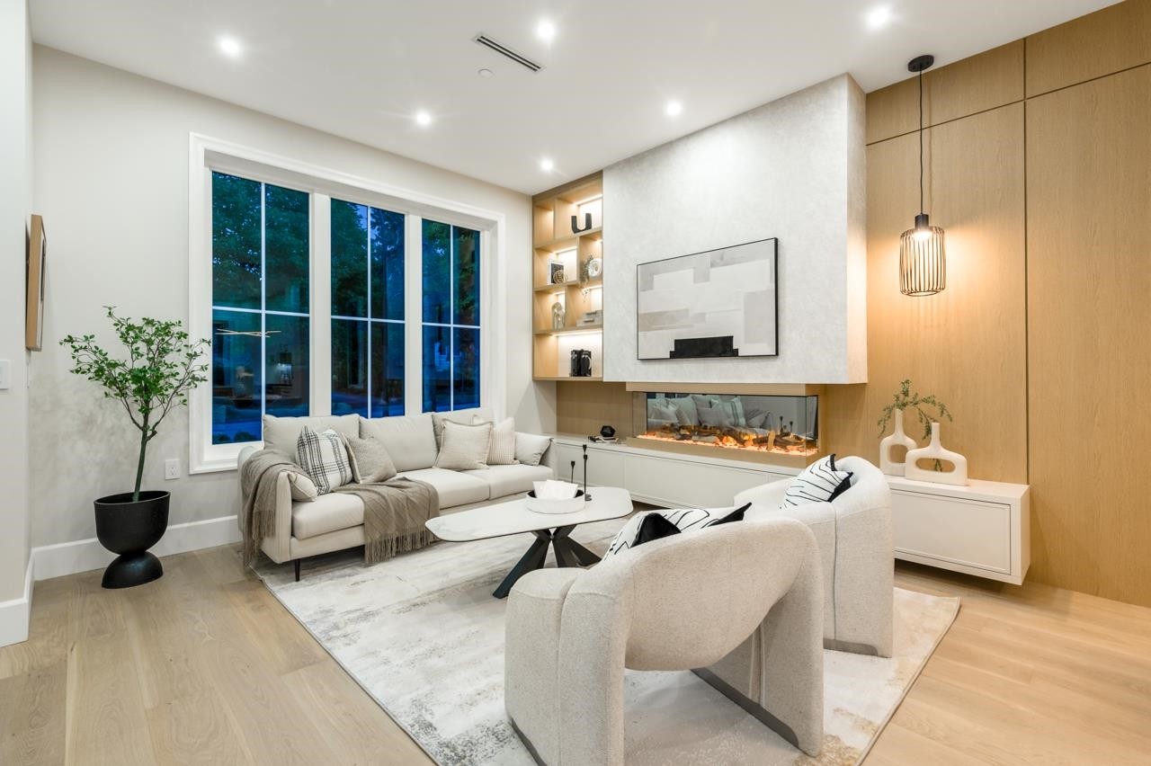 2078 57Th Avenue W, Vancouver, BC - Indoor