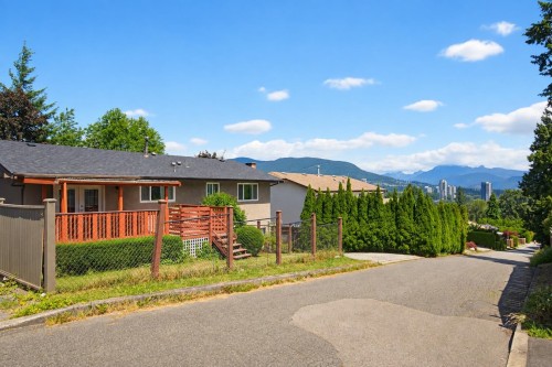 3204 Mariner Way, Coquitlam, BC 