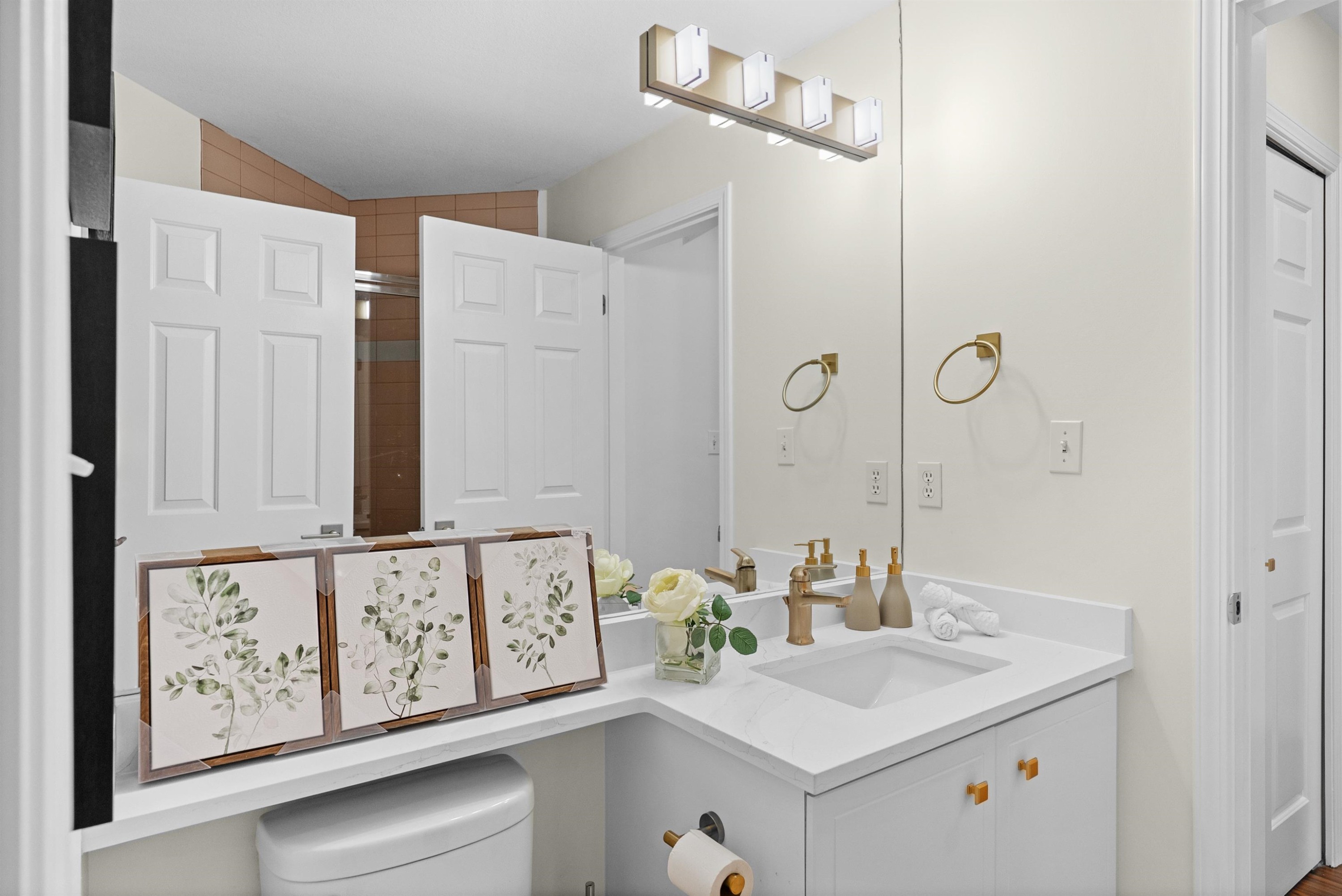 12051 Imperial Drive, Richmond, BC - Indoor Photo Showing Bathroom