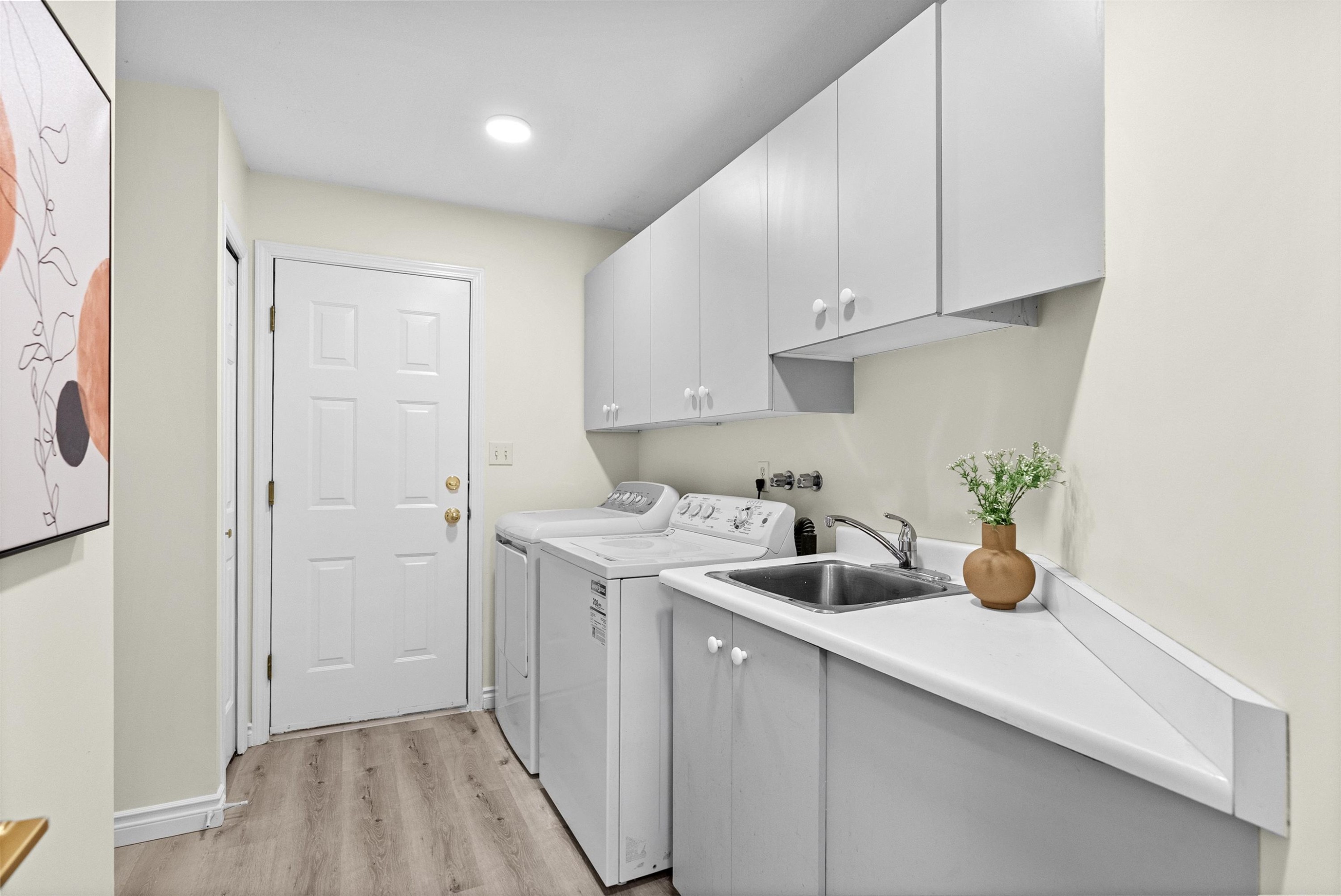 12051 Imperial Drive, Richmond, BC - Indoor Photo Showing Laundry Room