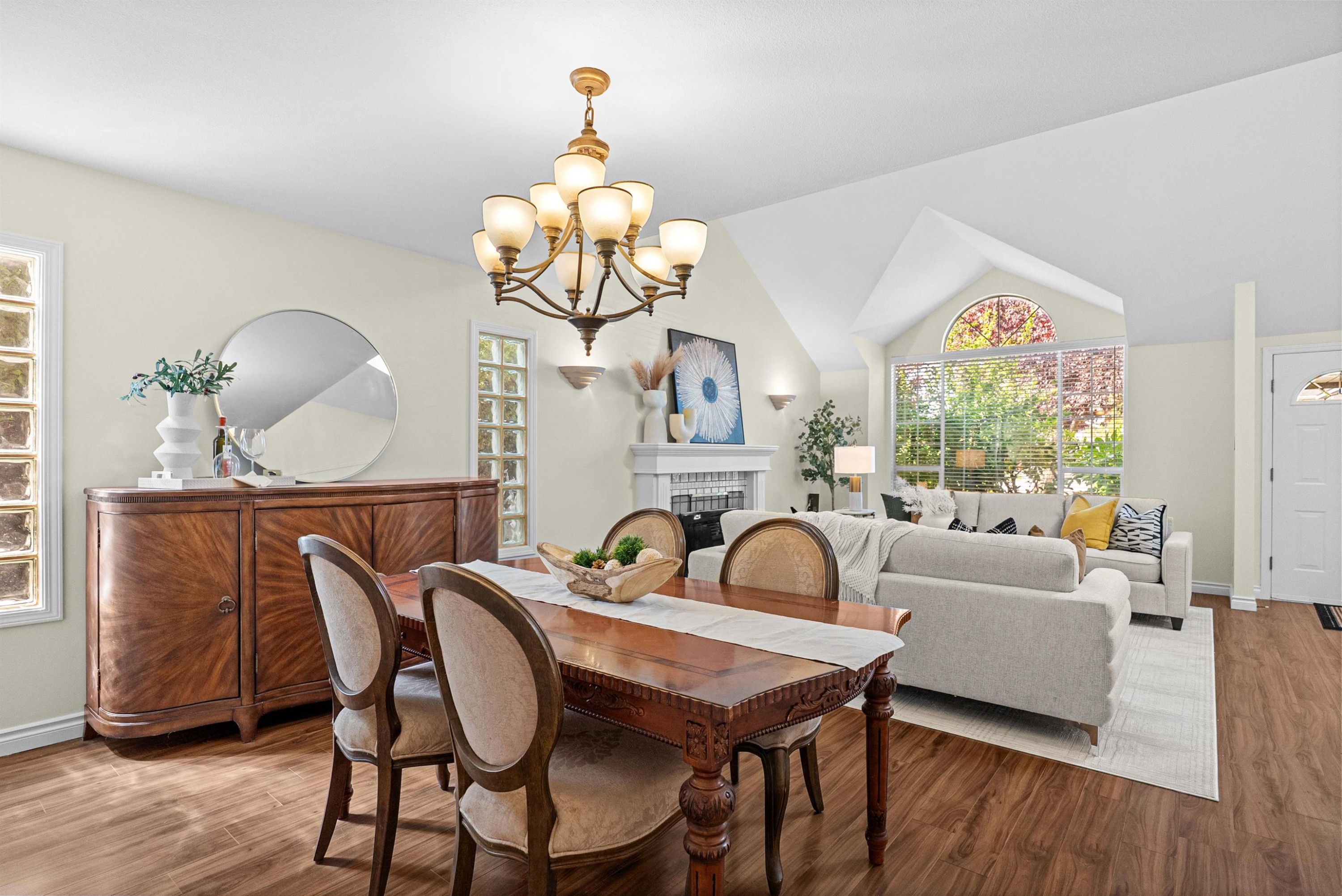 12051 Imperial Drive, Richmond, BC - Indoor Photo Showing Other Room