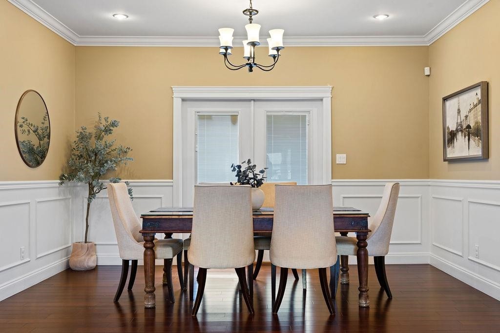 9200 Saunders Road, Richmond, BC - Indoor Photo Showing Dining Room