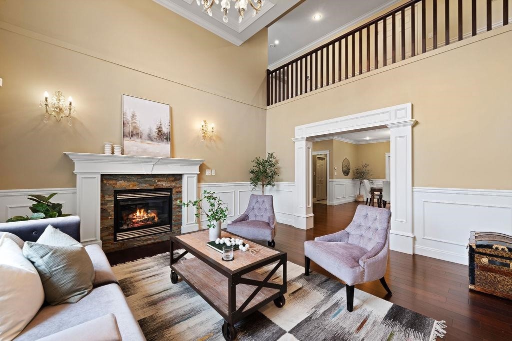 9200 Saunders Road, Richmond, BC - Indoor Photo Showing Living Room With Fireplace