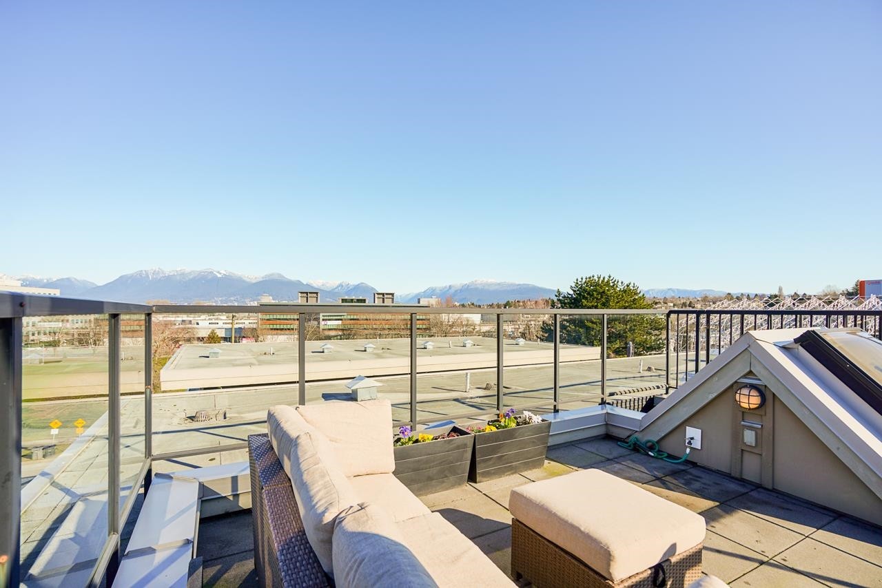 2330 Windsor Street, Vancouver, BC - Outdoor With View