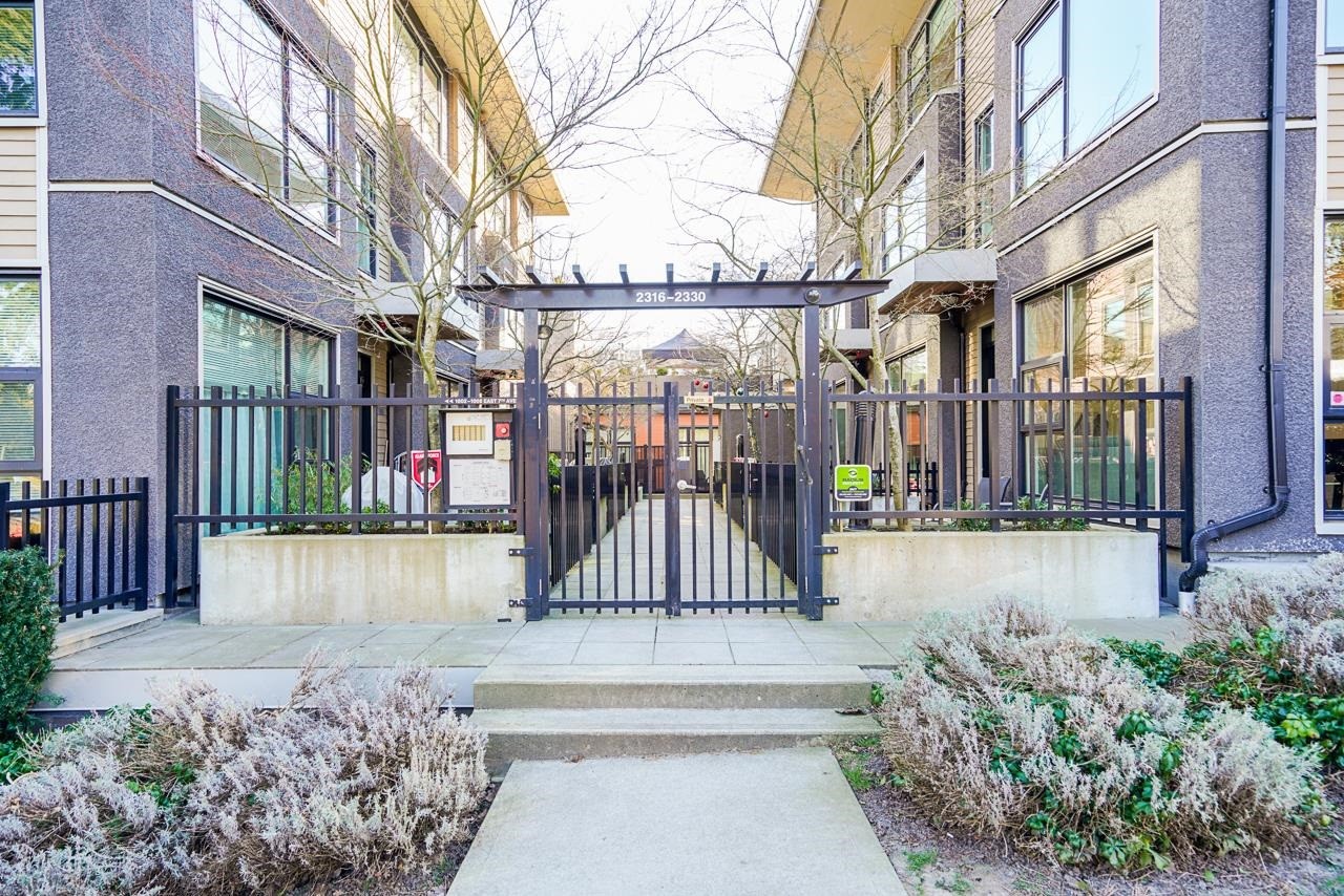 2330 Windsor Street, Vancouver, BC - Outdoor With Deck Patio Veranda