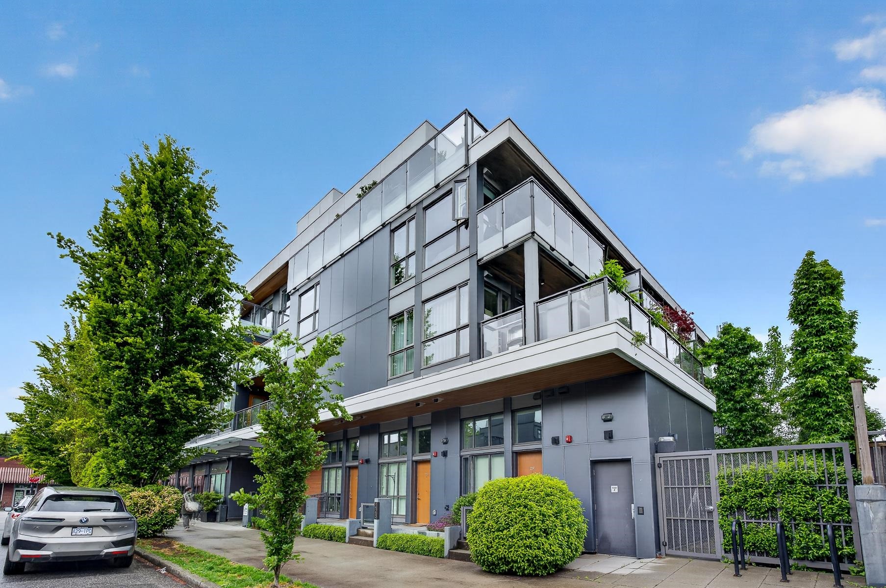 308-209 20 Avenue E, Vancouver, BC - Outdoor With Facade