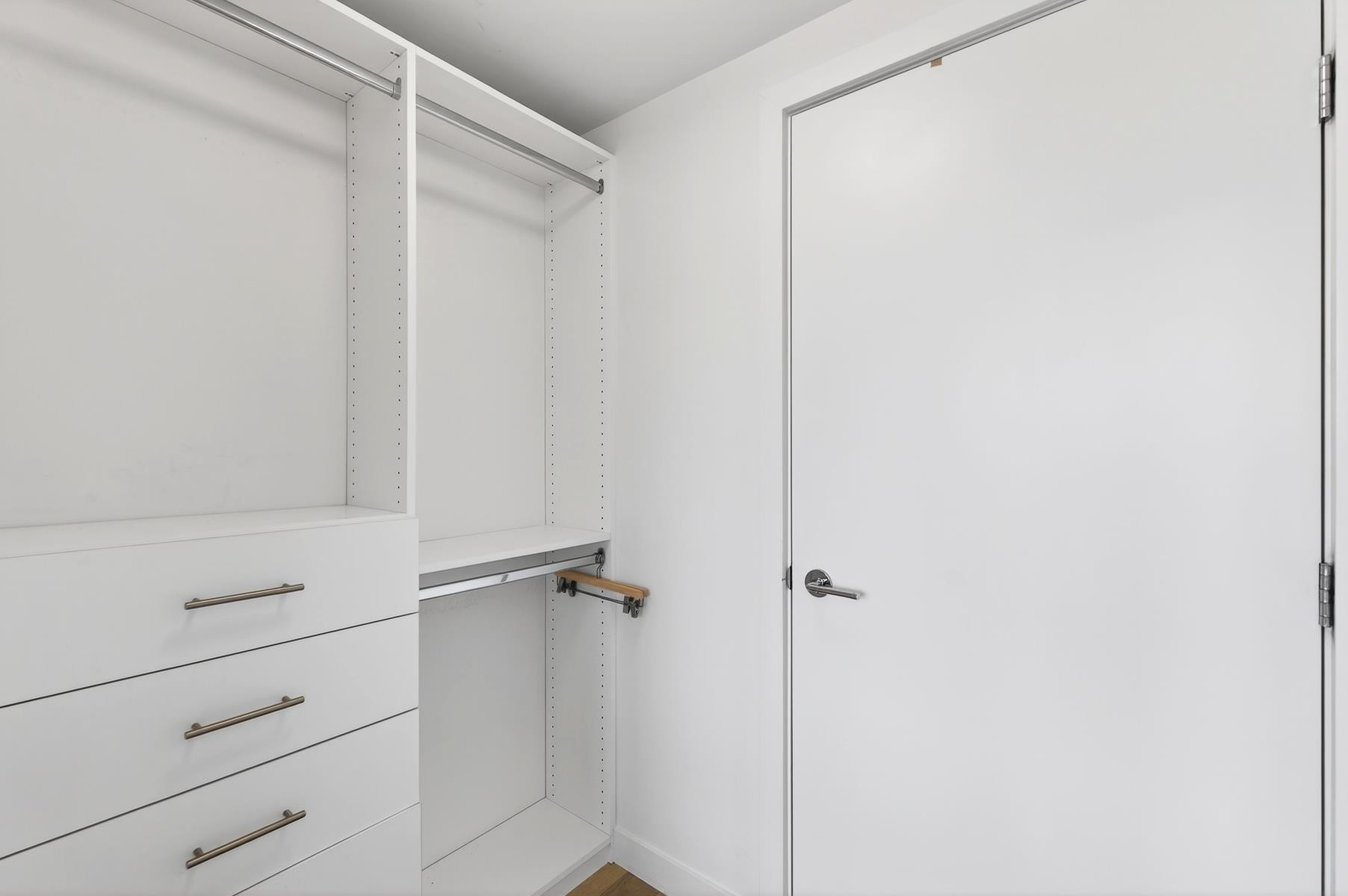 308-209 20 Avenue E, Vancouver, BC - Indoor