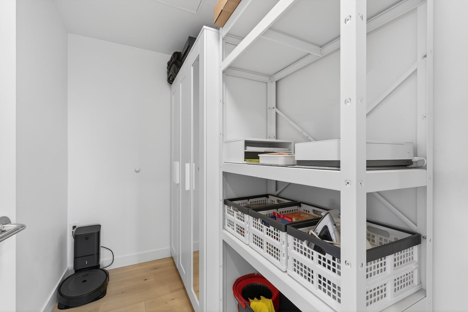 308-209 20 Avenue E, Vancouver, BC - Indoor