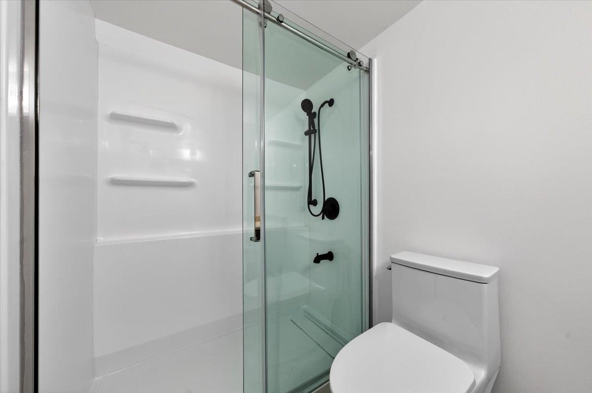 3438 Copeland Avenue, Vancouver, BC - Indoor Photo Showing Bathroom