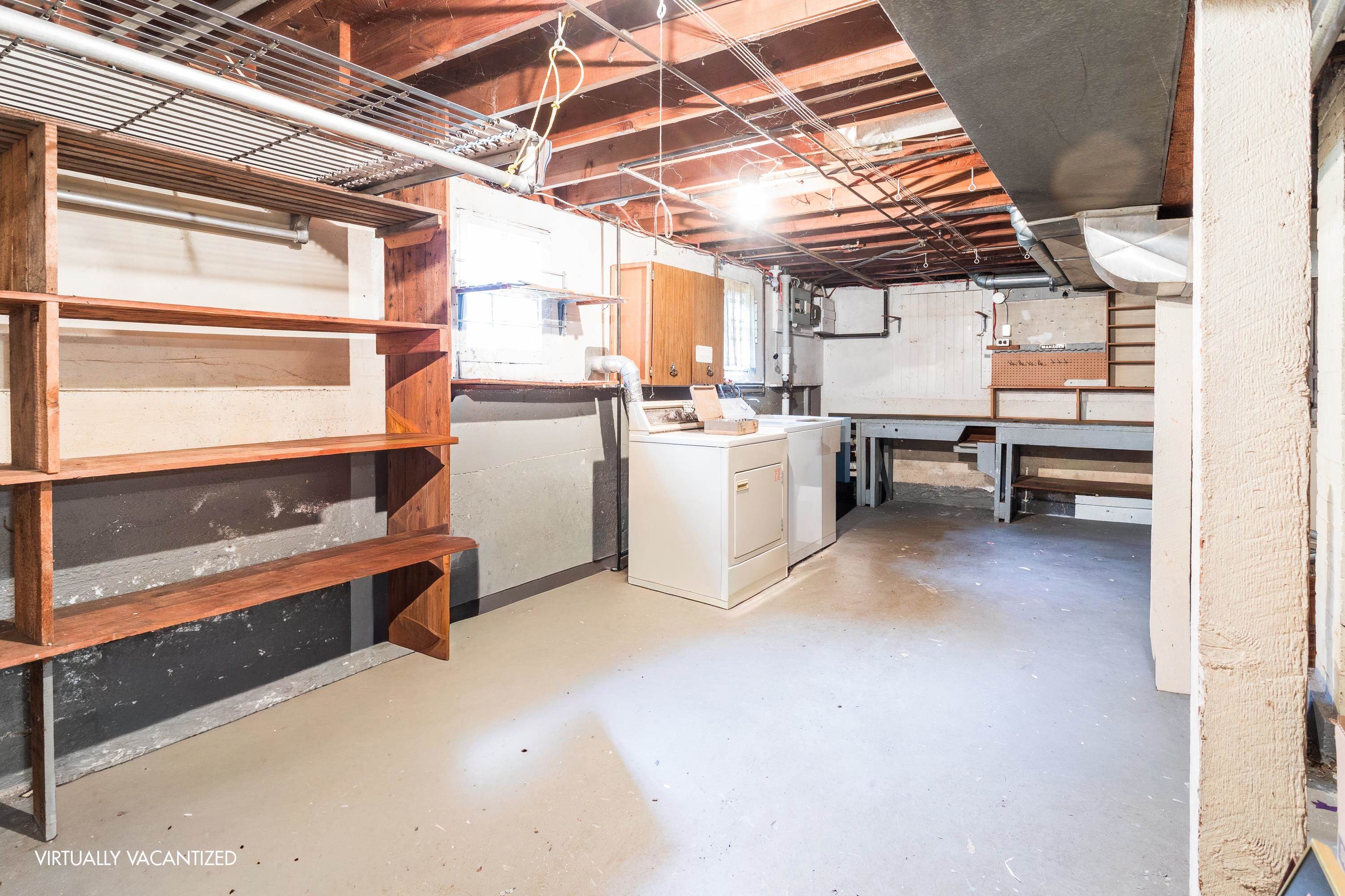 6857 Laburnum Street, Vancouver, BC - Indoor Photo Showing Laundry Room