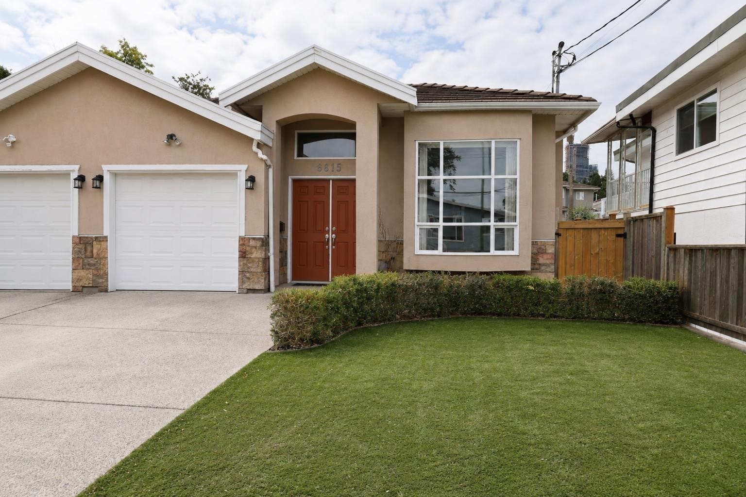 6615 Dufferin Avenue, Burnaby, BC - Outdoor