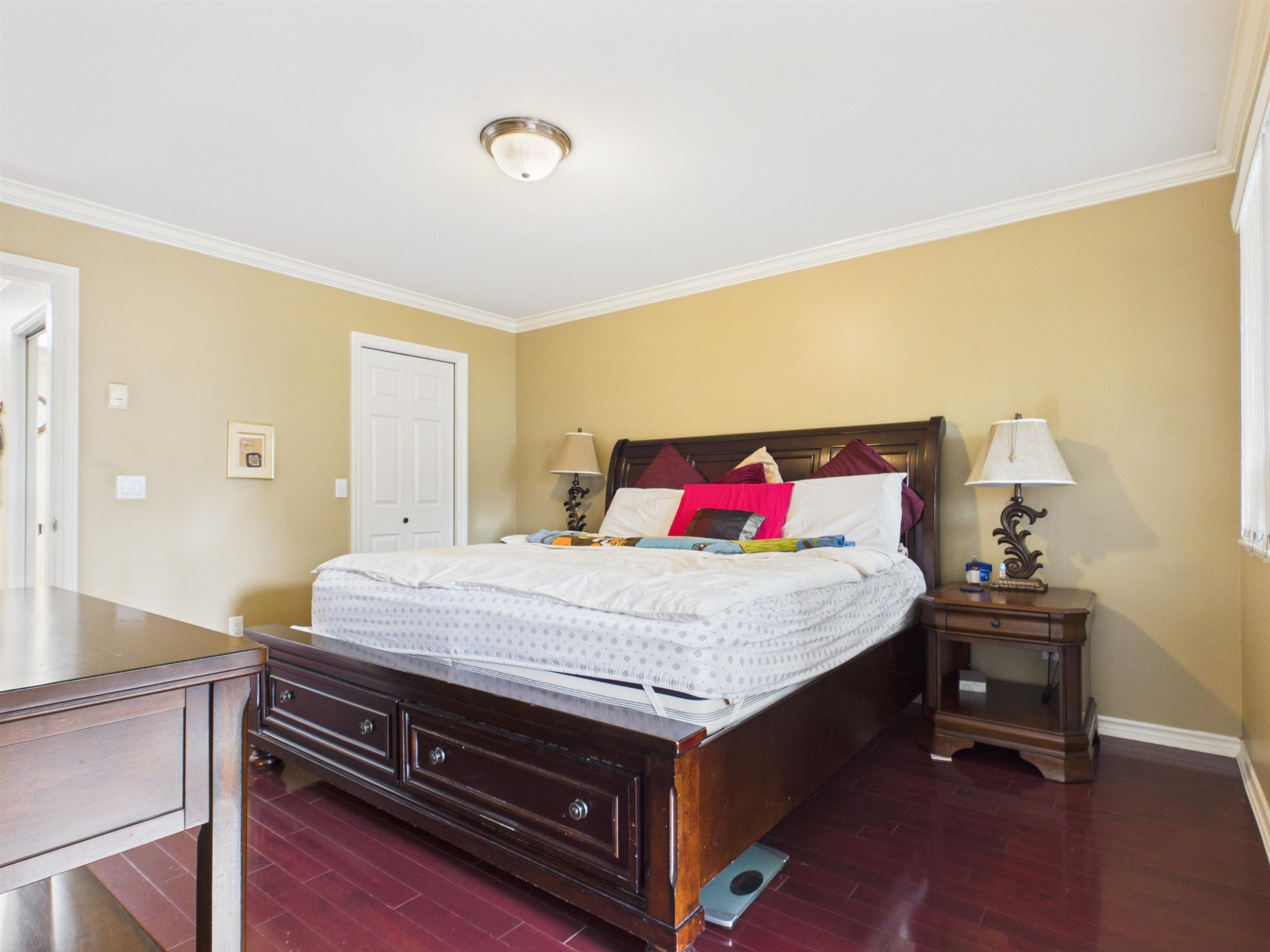 6615 Dufferin Avenue, Burnaby, BC - Indoor Photo Showing Bedroom