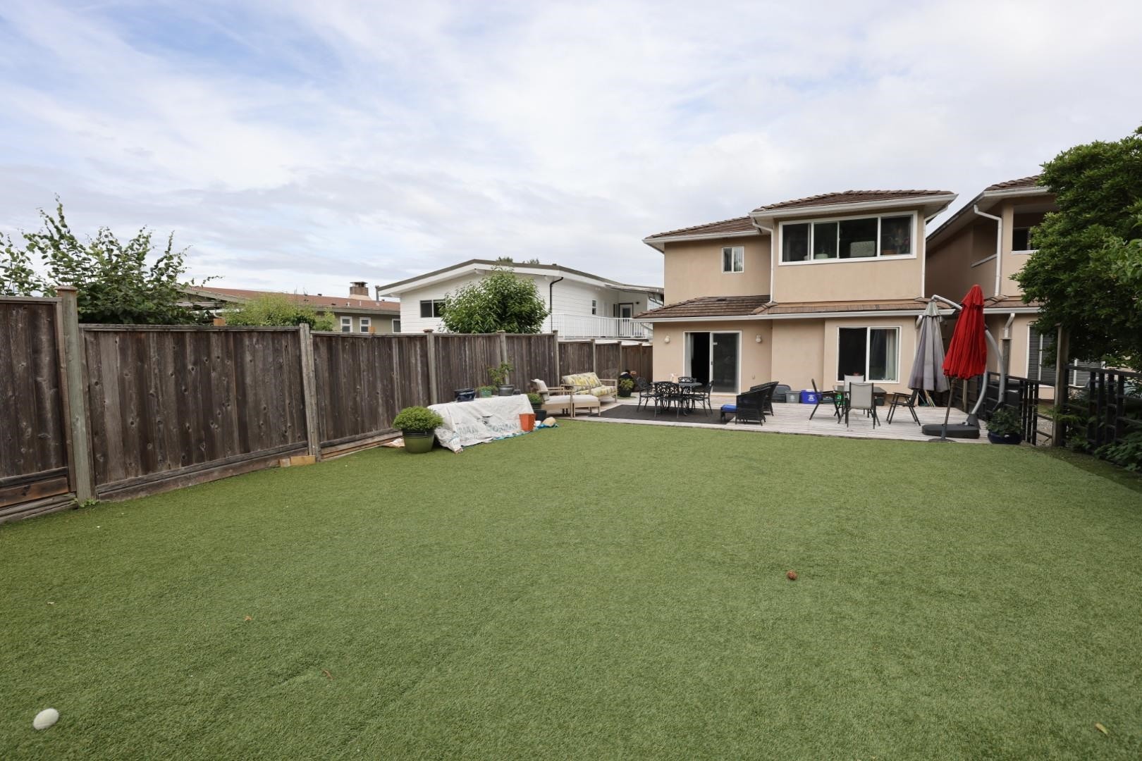 6615 Dufferin Avenue, Burnaby, BC - Outdoor