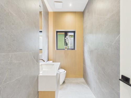 2230 21St Avenue W, Vancouver, BC 