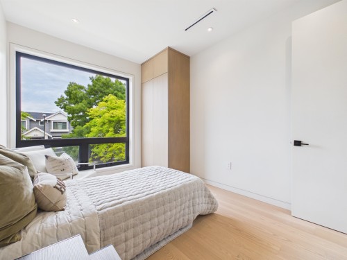 2230 21St Avenue W, Vancouver, BC 