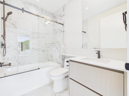 2230 21St Avenue W, Vancouver, BC 