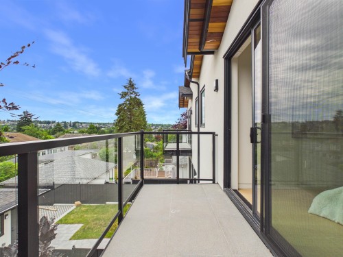 2230 21St Avenue W, Vancouver, BC 