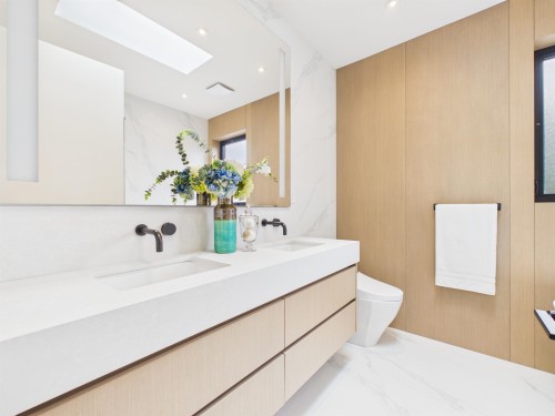 2230 21St Avenue W, Vancouver, BC 