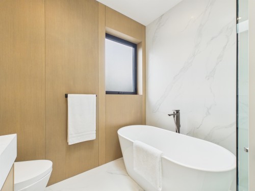 2230 21St Avenue W, Vancouver, BC 
