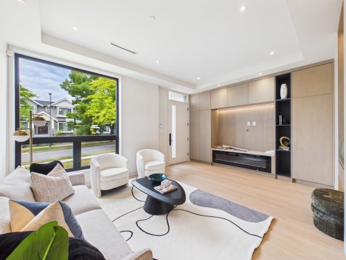 2230 21St Avenue W, Vancouver, BC 