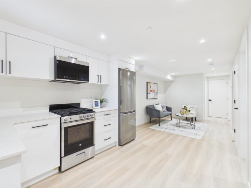 2230 21St Avenue W, Vancouver, BC 