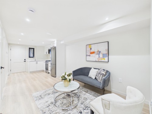 2230 21St Avenue W, Vancouver, BC 