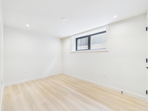 2230 21St Avenue W, Vancouver, BC 
