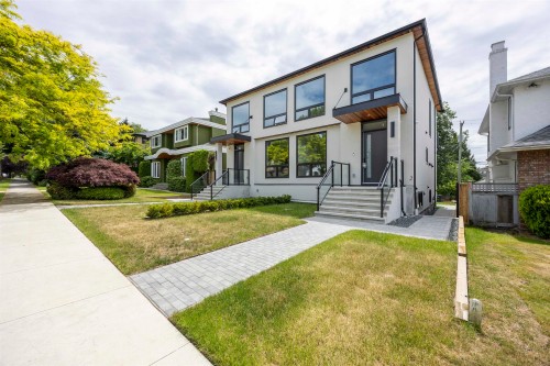 2230 21St Avenue W, Vancouver, BC 