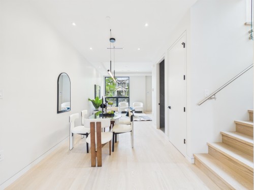 2230 21St Avenue W, Vancouver, BC 