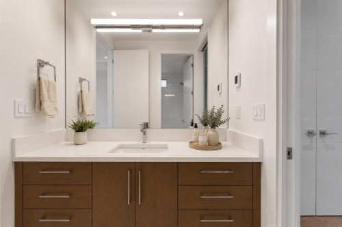 1202 Duchess Avenue, West Vancouver, BC - Indoor Photo Showing Bathroom