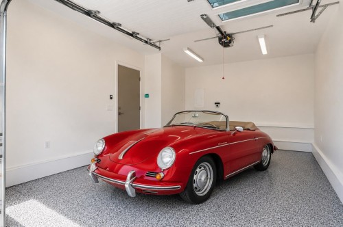 1202 Duchess Avenue, West Vancouver, BC - Indoor Photo Showing Garage