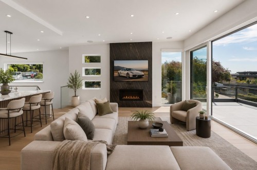 1202 Duchess Avenue, West Vancouver, BC - Indoor Photo Showing Living Room With Fireplace
