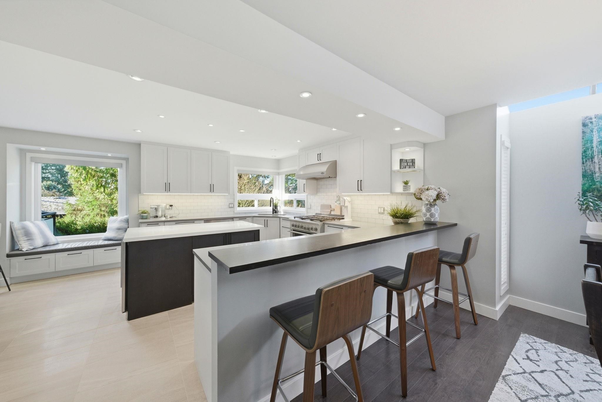 2023 Hill Drive, North Vancouver, BC - Indoor Photo Showing Kitchen With Upgraded Kitchen