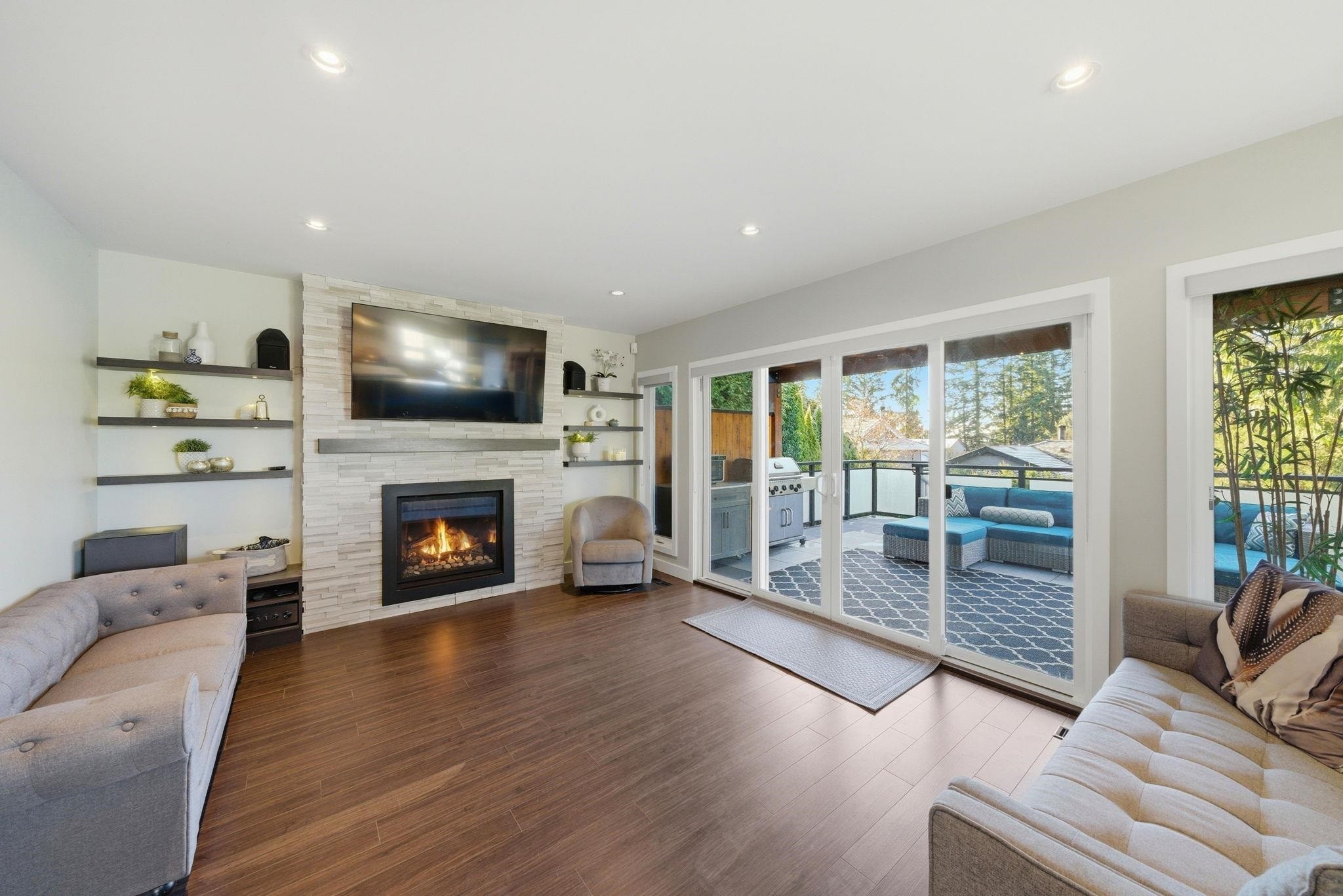 2023 Hill Drive, North Vancouver, BC - Indoor Photo Showing Living Room With Fireplace