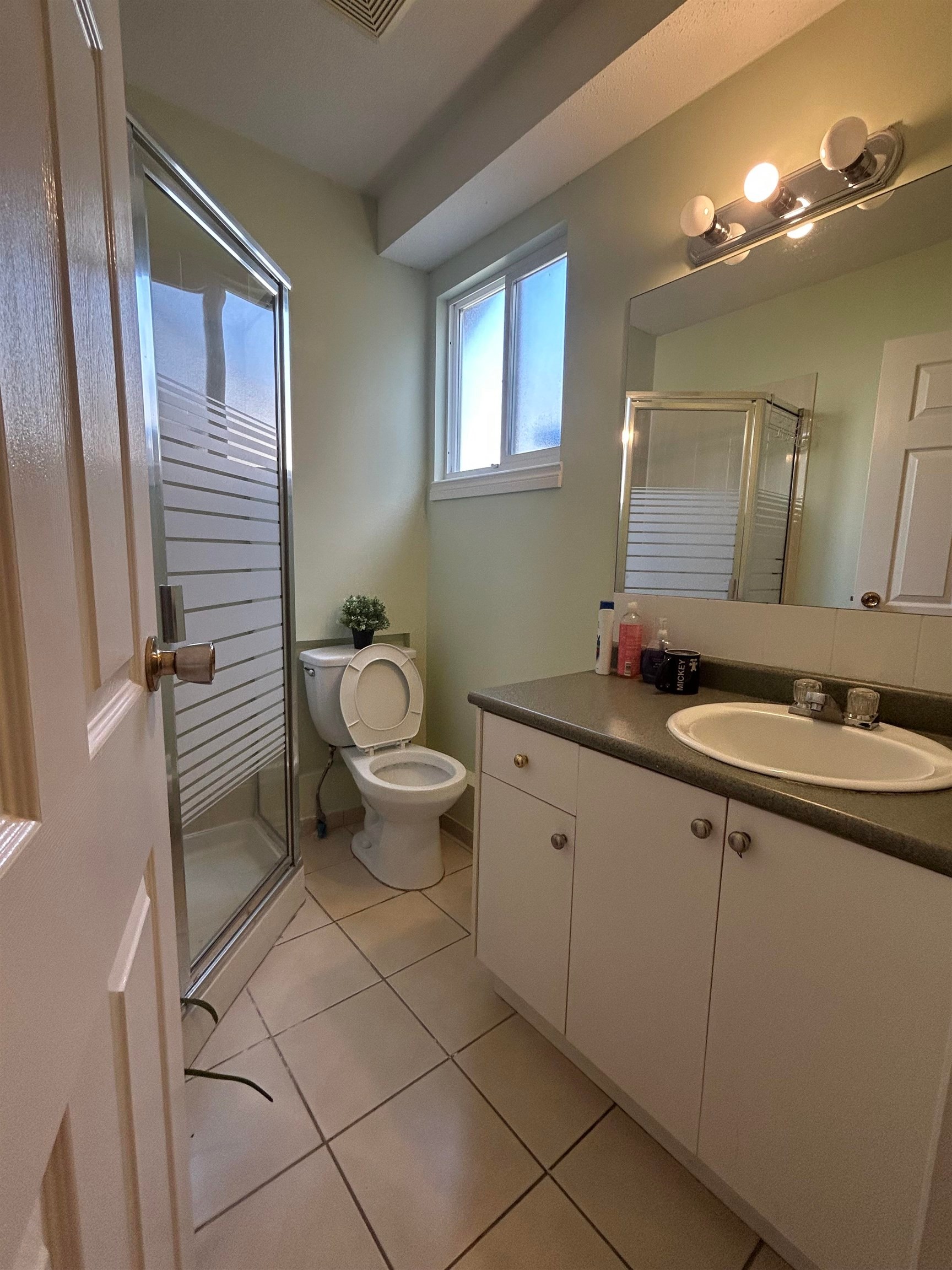 6220 Spender Drive, Richmond, BC - Indoor Photo Showing Bathroom