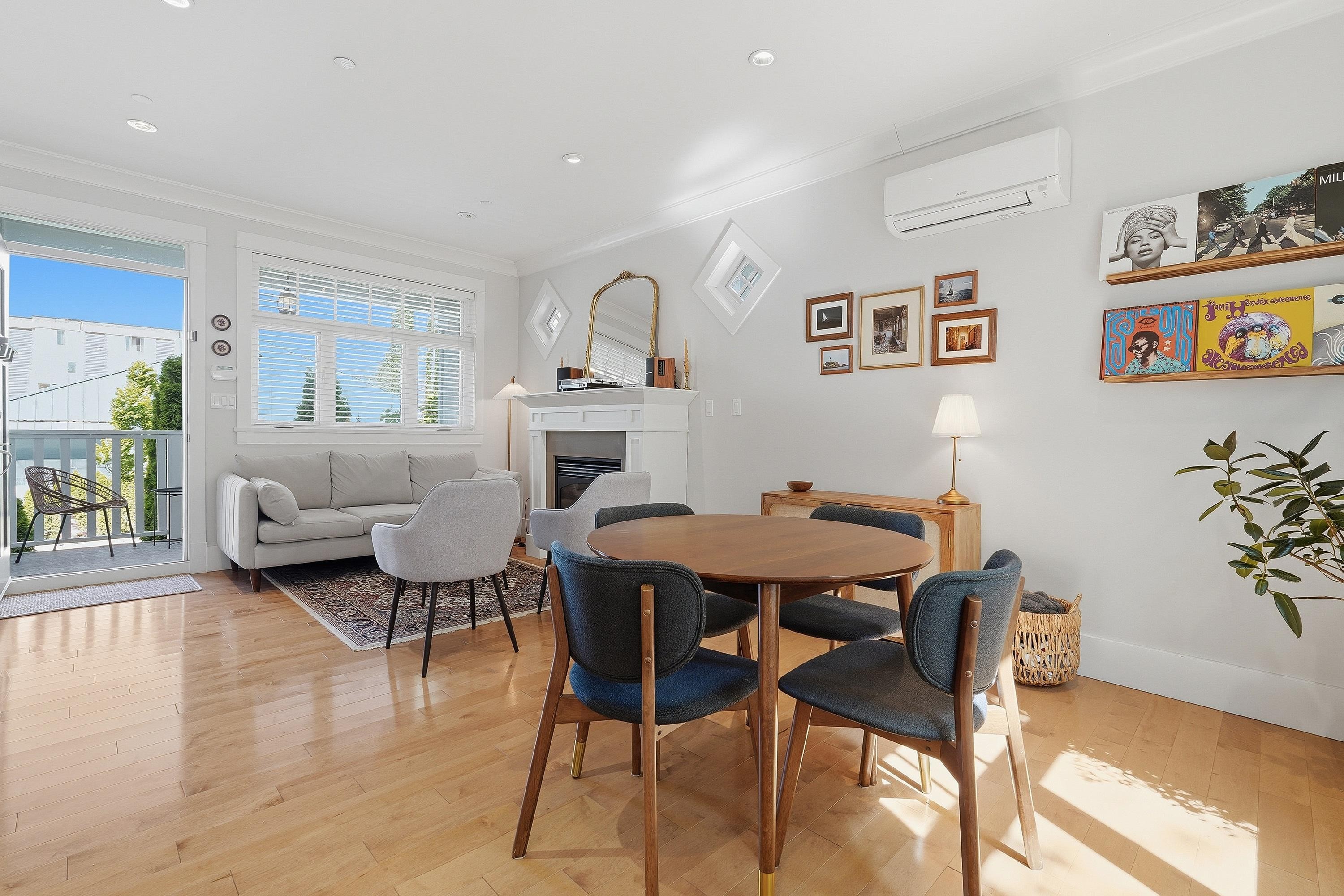 1820 Woodland Drive, Vancouver, BC - Indoor Photo Showing Dining Room