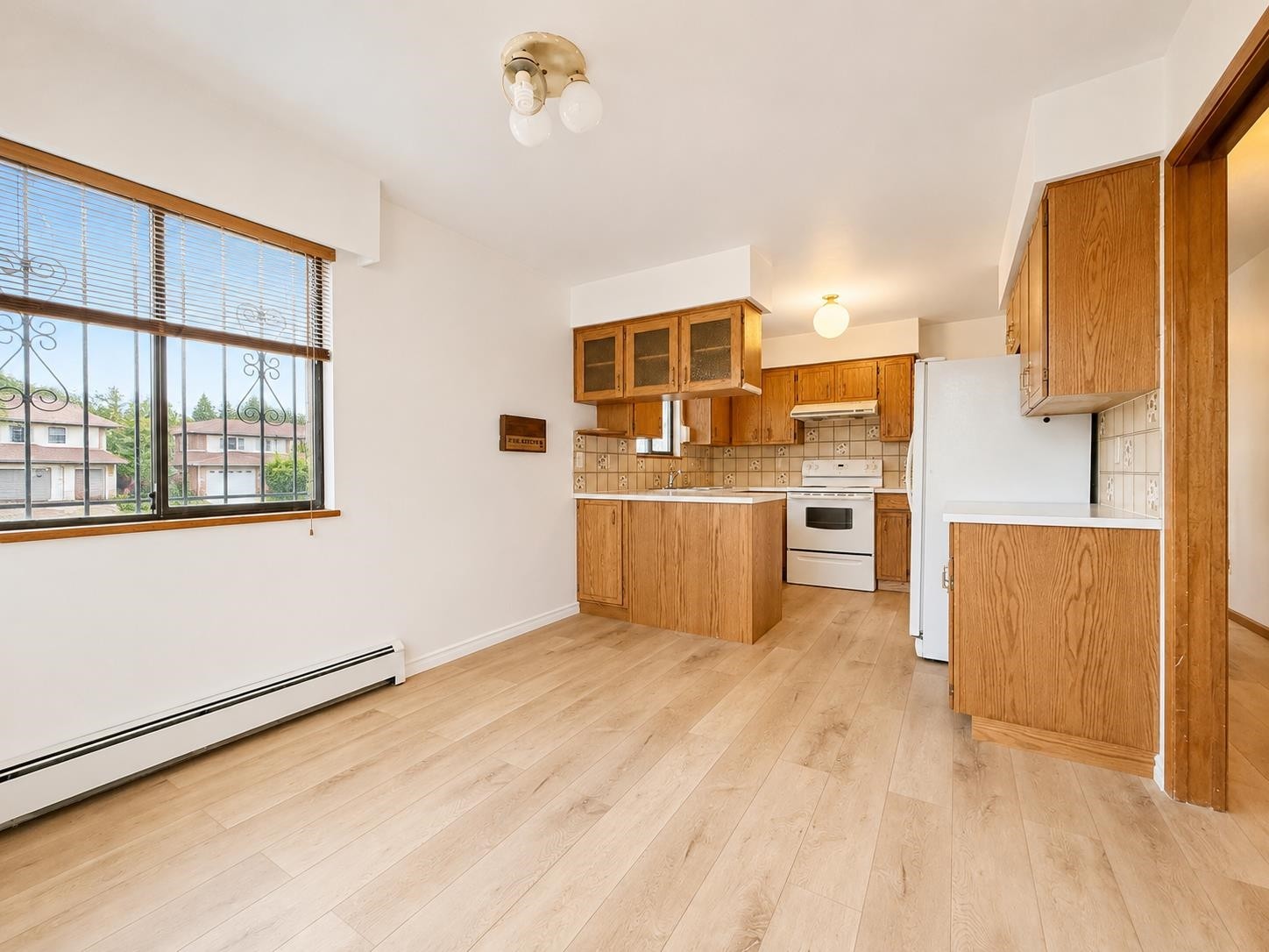 3292 43Rd Avenue E, Vancouver, BC - Indoor Photo Showing Kitchen