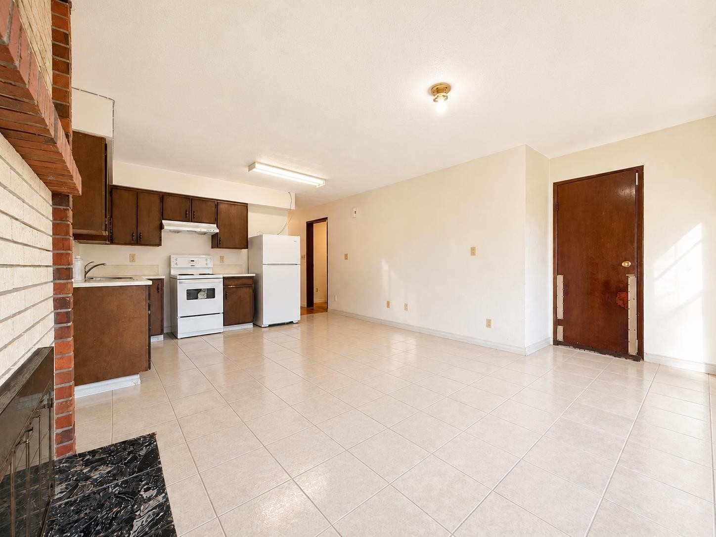 3292 43Rd Avenue E, Vancouver, BC - Indoor Photo Showing Kitchen