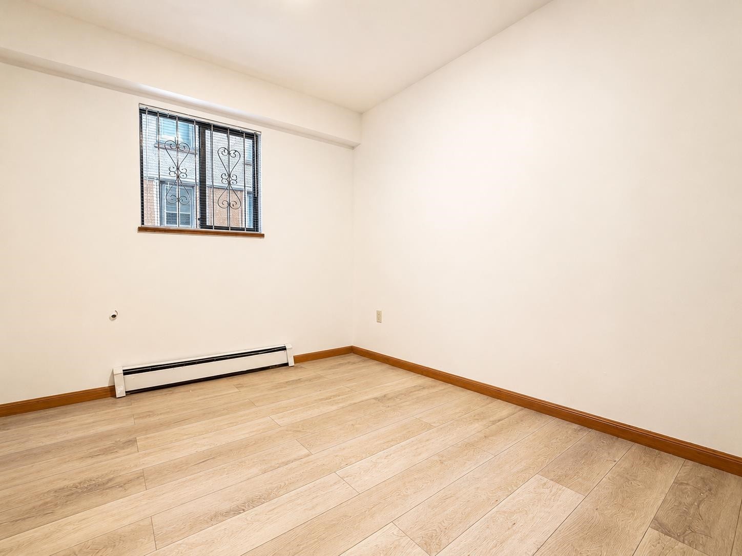 3292 43Rd Avenue E, Vancouver, BC - Indoor Photo Showing Other Room