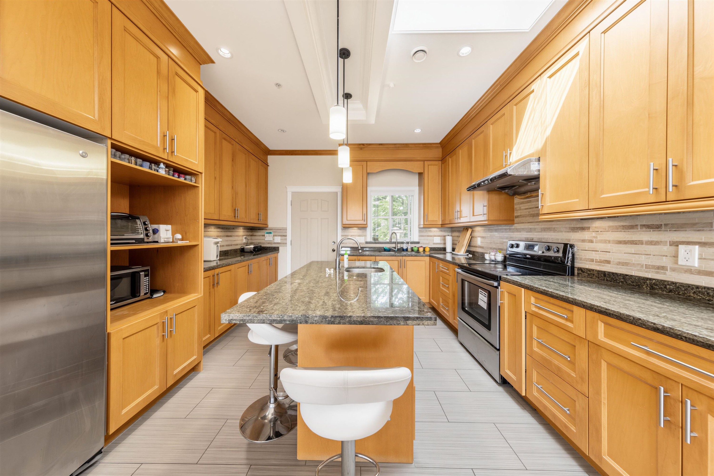 1225 Hazelton Street, Vancouver, BC - Indoor Photo Showing Kitchen With Upgraded Kitchen