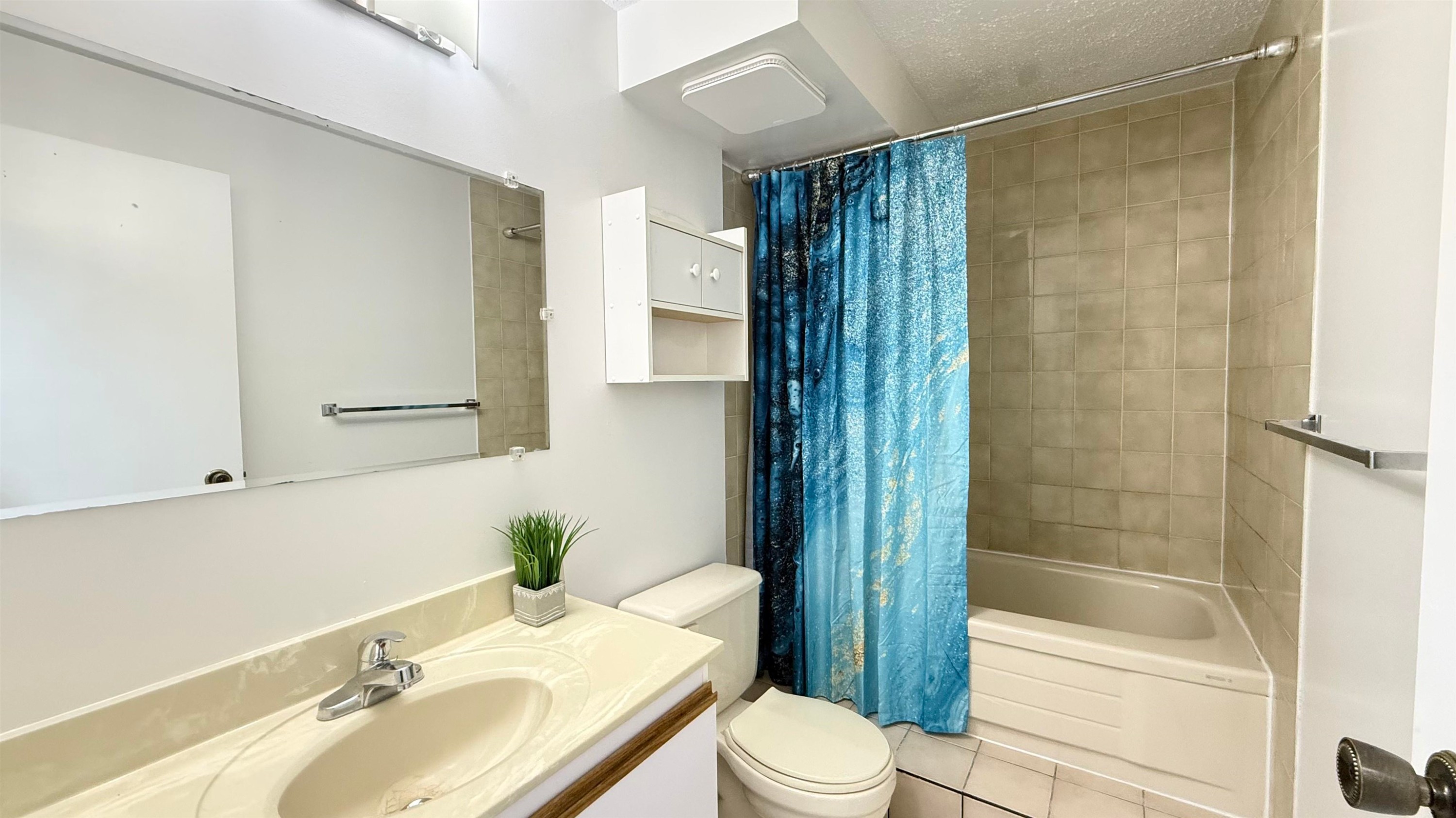 3220 Harwood Avenue, Coquitlam, BC - Indoor Photo Showing Bathroom