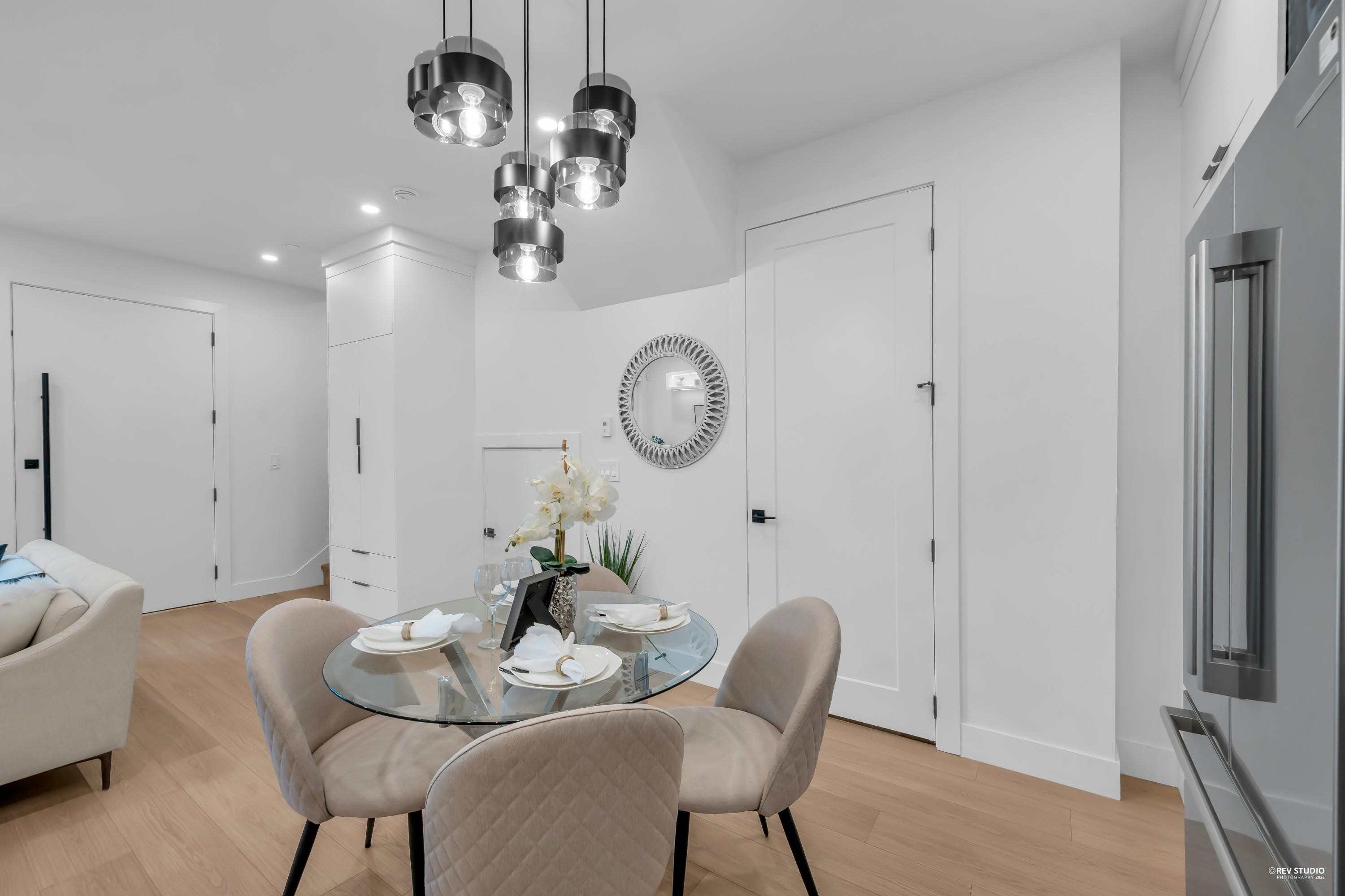 2715 Cheyenne Avenue, Vancouver, BC - Indoor Photo Showing Dining Room