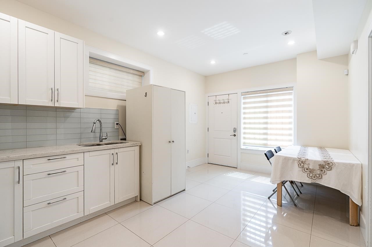 152 48Th Avenue W, Vancouver, BC - Indoor