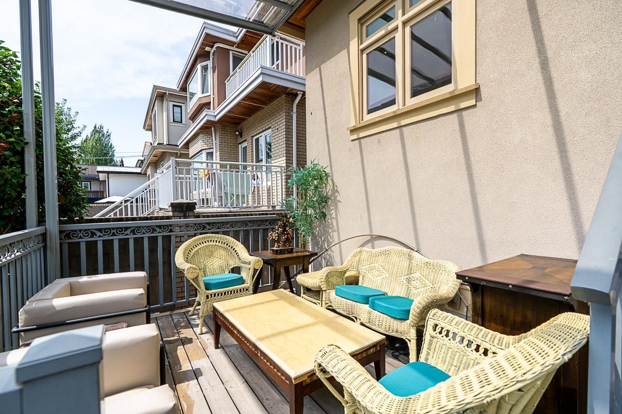 152 48Th Avenue W, Vancouver, BC - Outdoor With Exterior