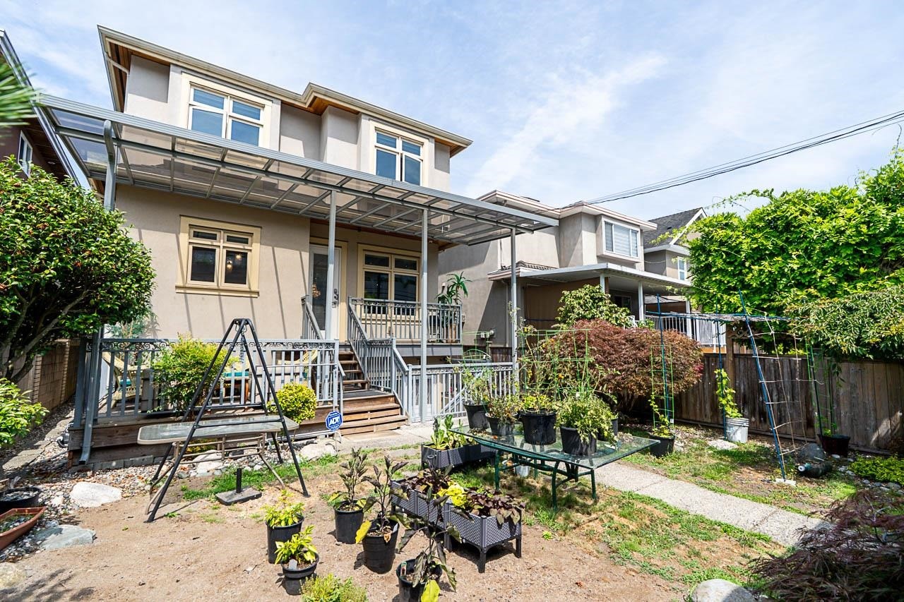 152 48Th Avenue W, Vancouver, BC - Outdoor